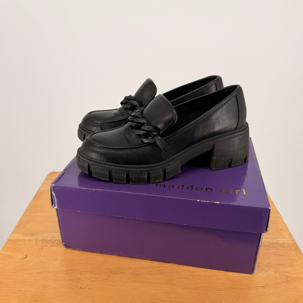 Madden Girl Loafers Womens 9 Black Chunky Lug Sole Chain Dark Academia Goth